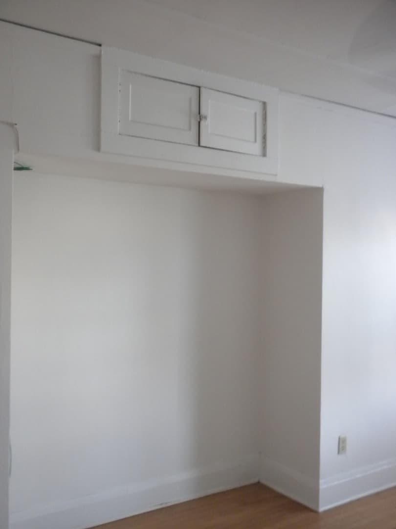 Milwaukee Apartment: 2957 N Bartlett Ave