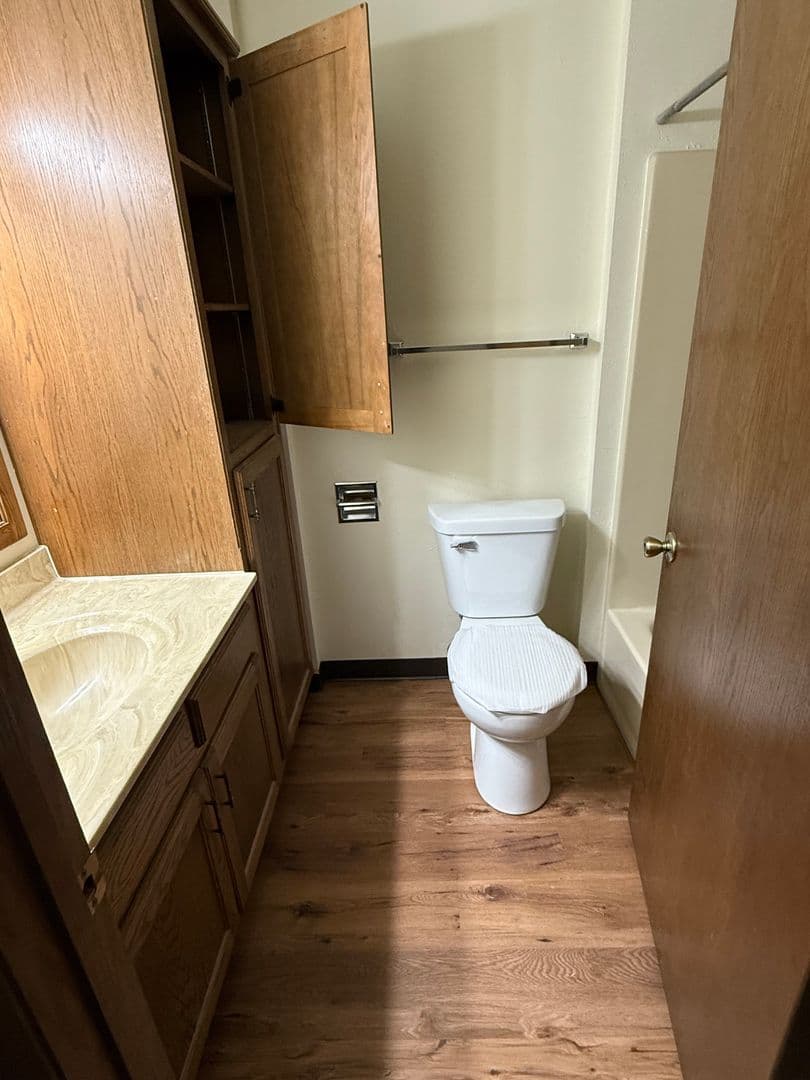 DePere Apartment: 1901 Ridgeway Dr
