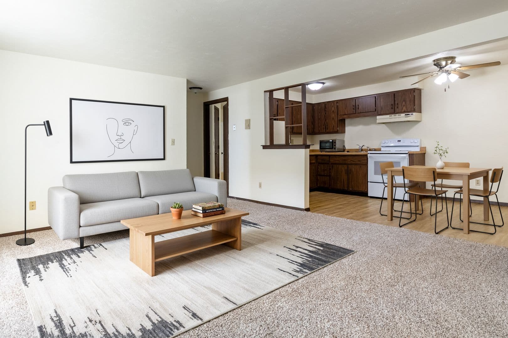 Green Bay Apartment: 1398 Kingston Terrace