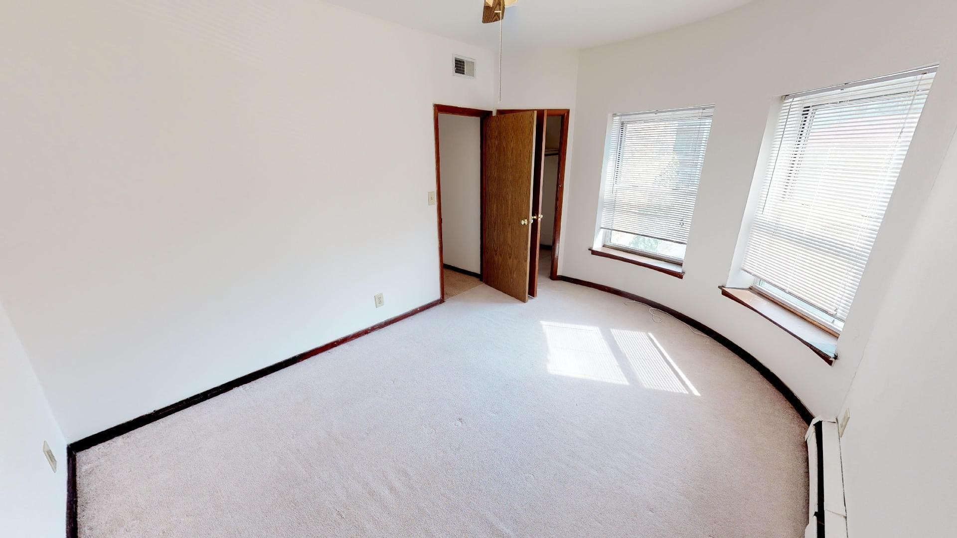 Milwaukee Apartment: 2520 N Stowell Ave
