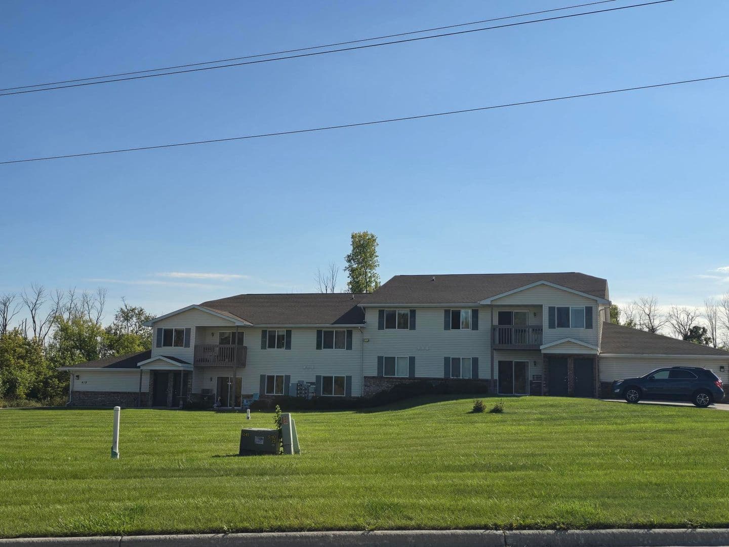 Plymouth Apartment: 225 S River Blvd