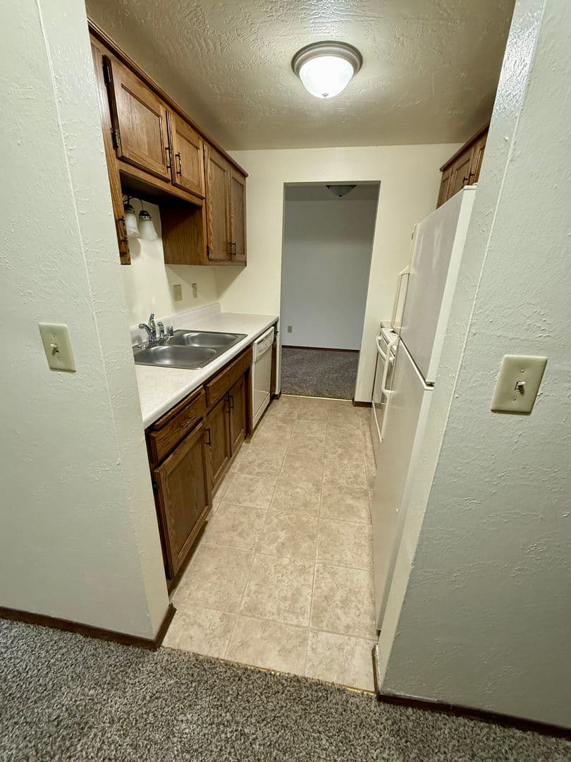 DePere Apartment: 1901 Ridgeway Dr
