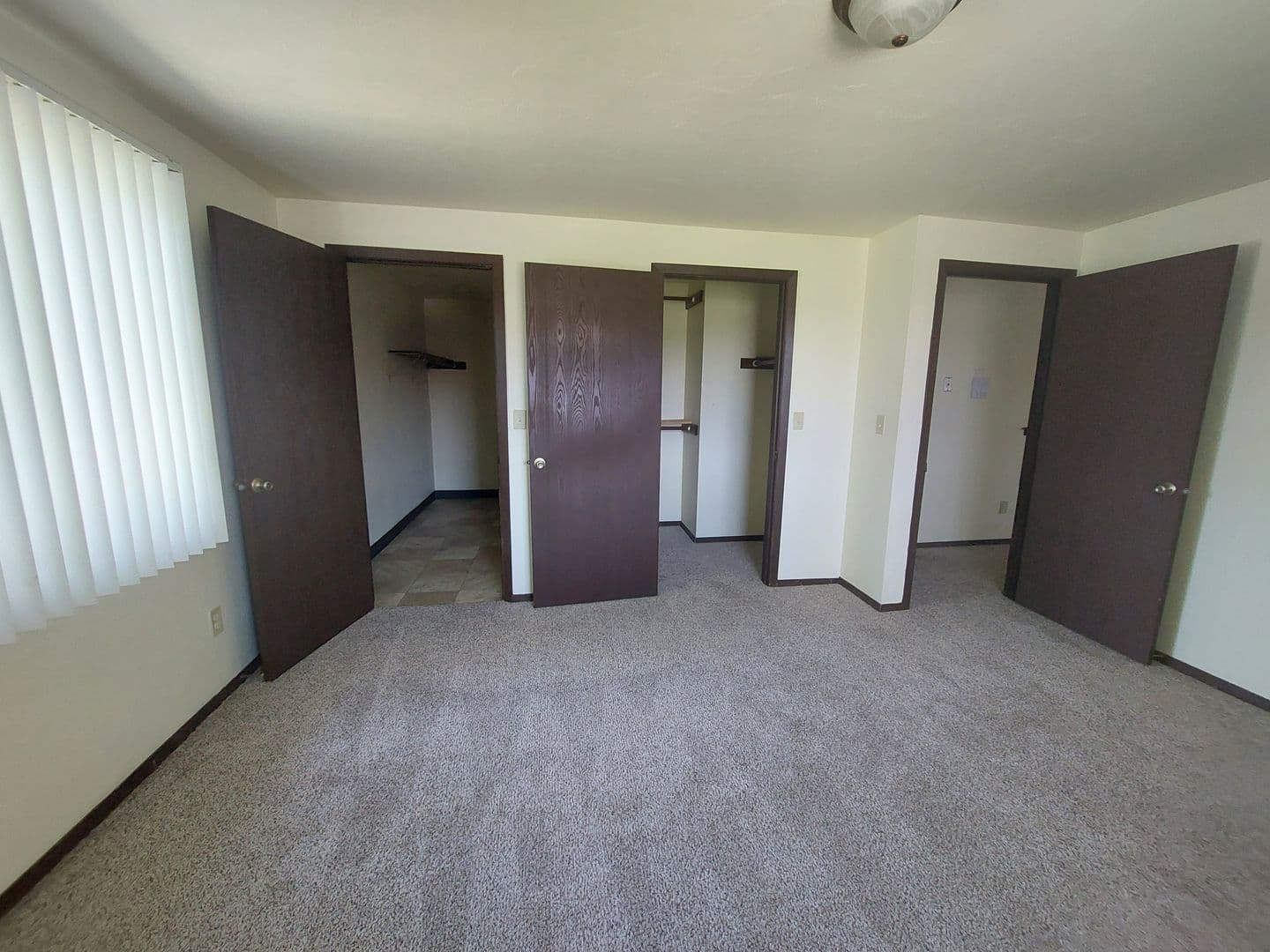 Green Bay Apartment: 1398 Kingston Terrace