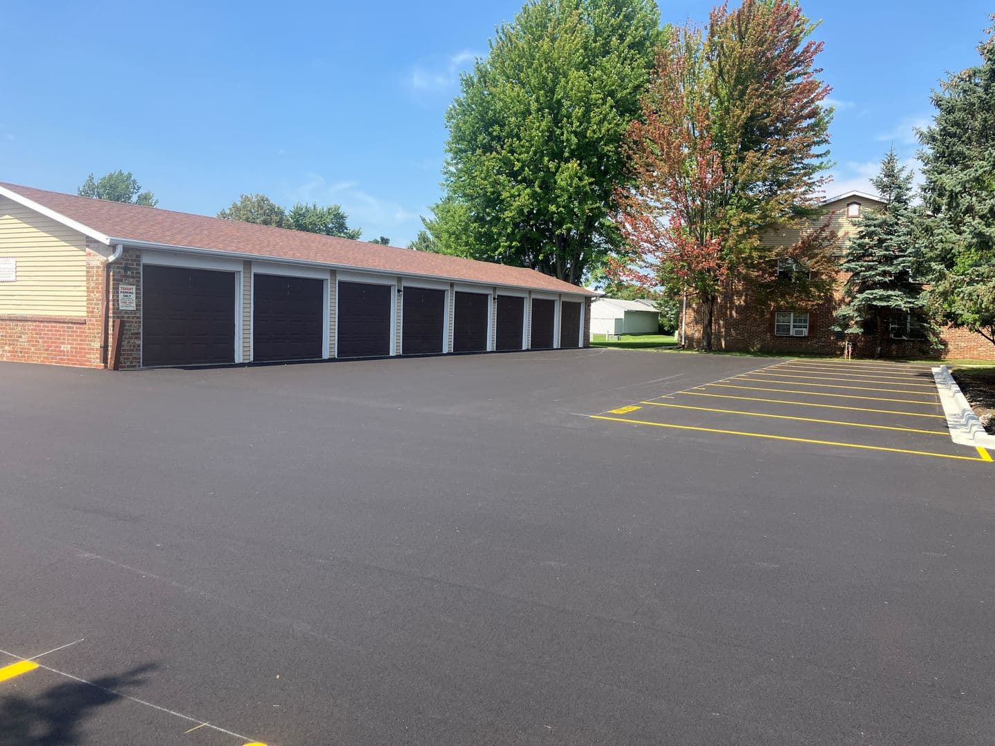 West Bend Apartment: 410 S River Rd