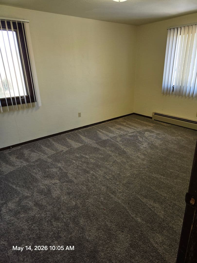 Green Bay Apartment: 1398 Kingston Terrace