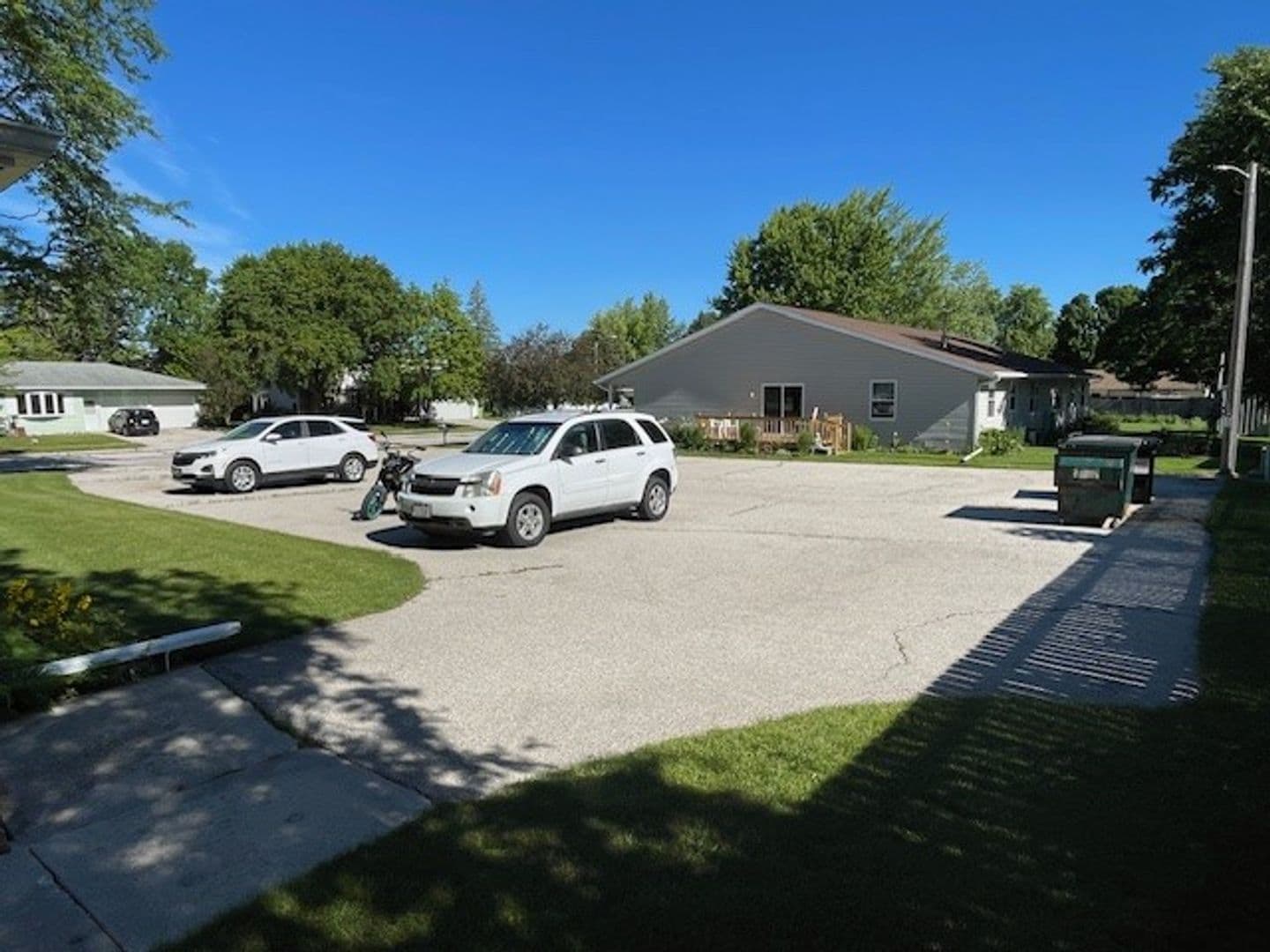New Holstein Apartment: 1700 Jackson St