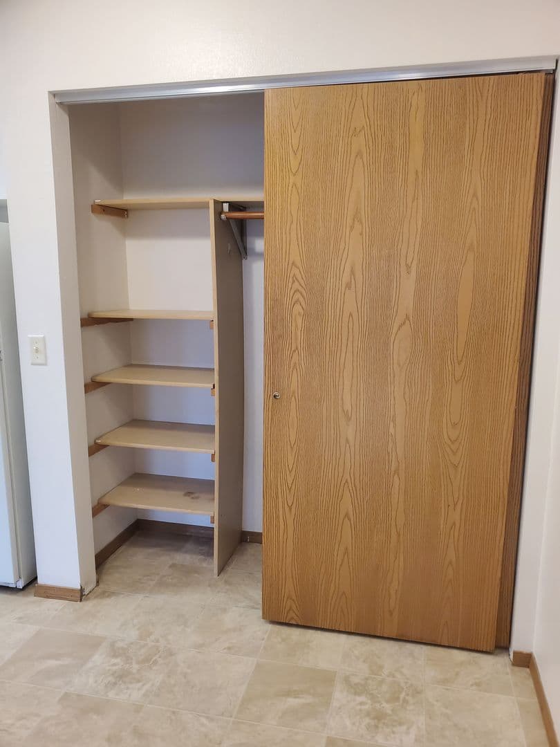 Plymouth Apartment: 225 S River Blvd