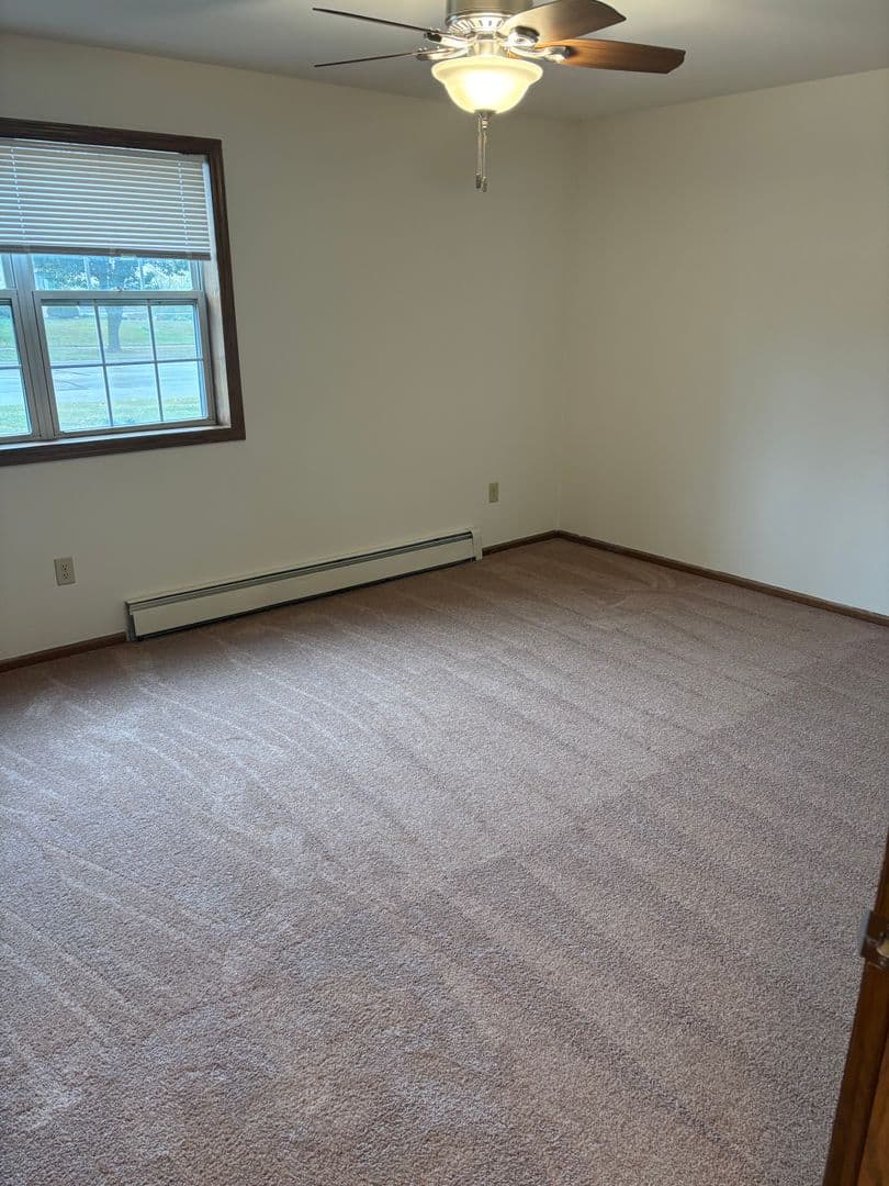 West Bend Apartment: 410 S River Rd