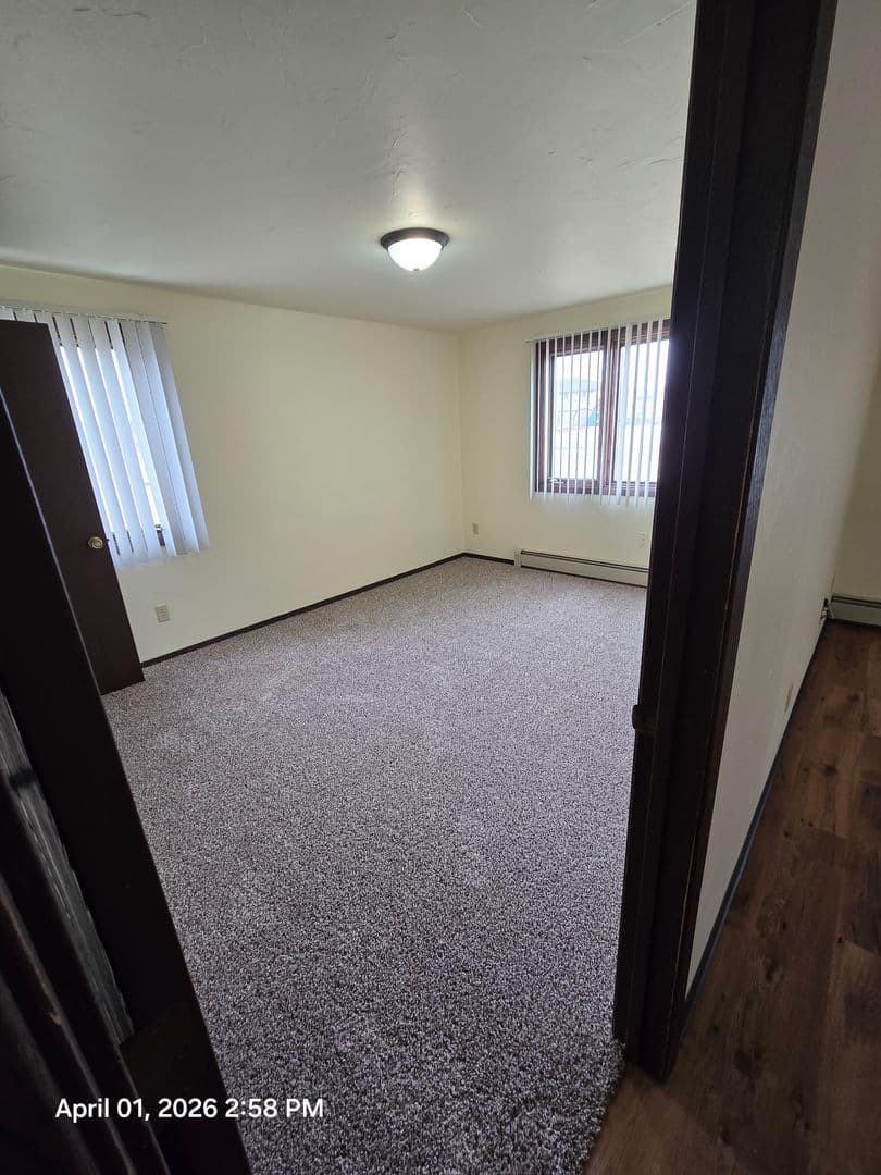 Green Bay Apartment: 1398 Kingston Terrace