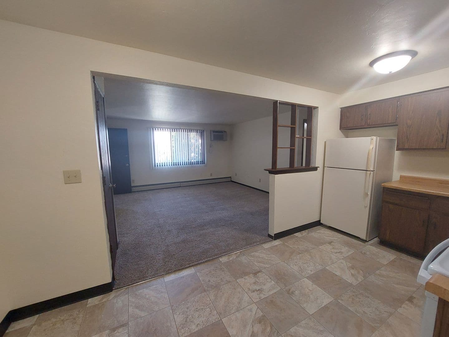 Green Bay Apartment: 1398 Kingston Terrace