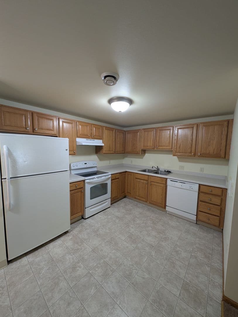 Green Bay Apartment: 2970 Mossy Oak Cir
