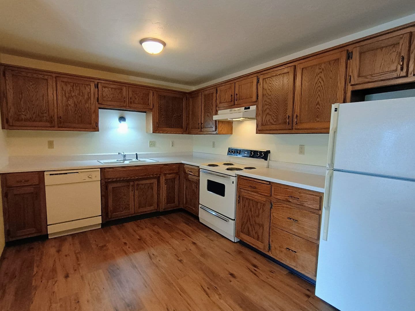 Green Bay Apartment: 2970 Mossy Oak Cir
