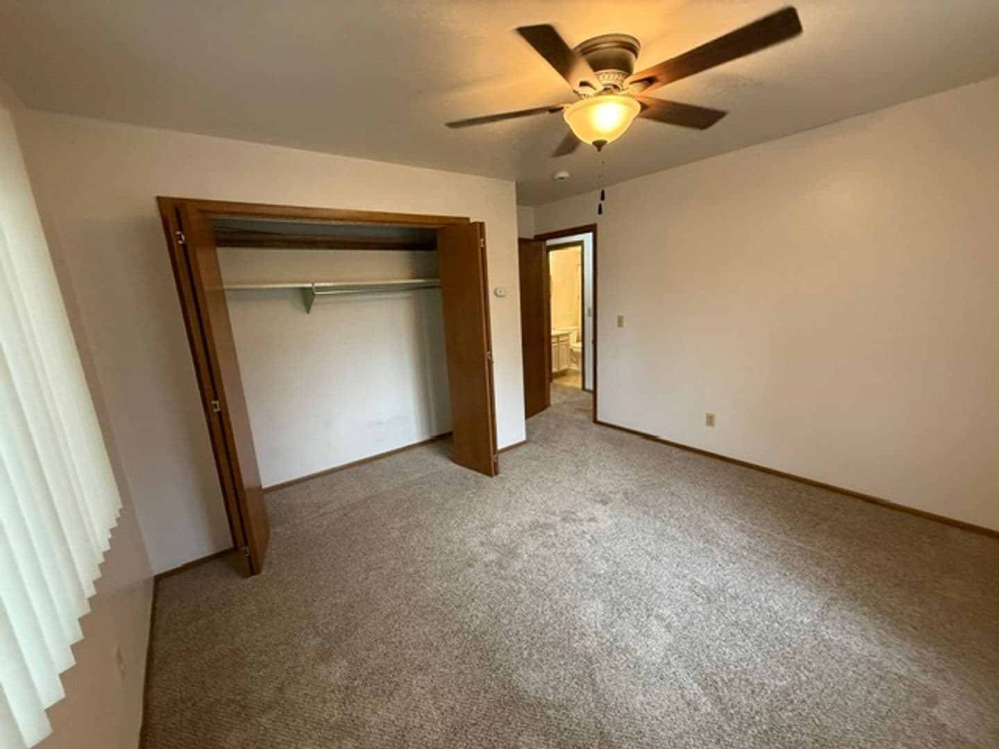 New Holstein Apartment: 1700 Jackson St