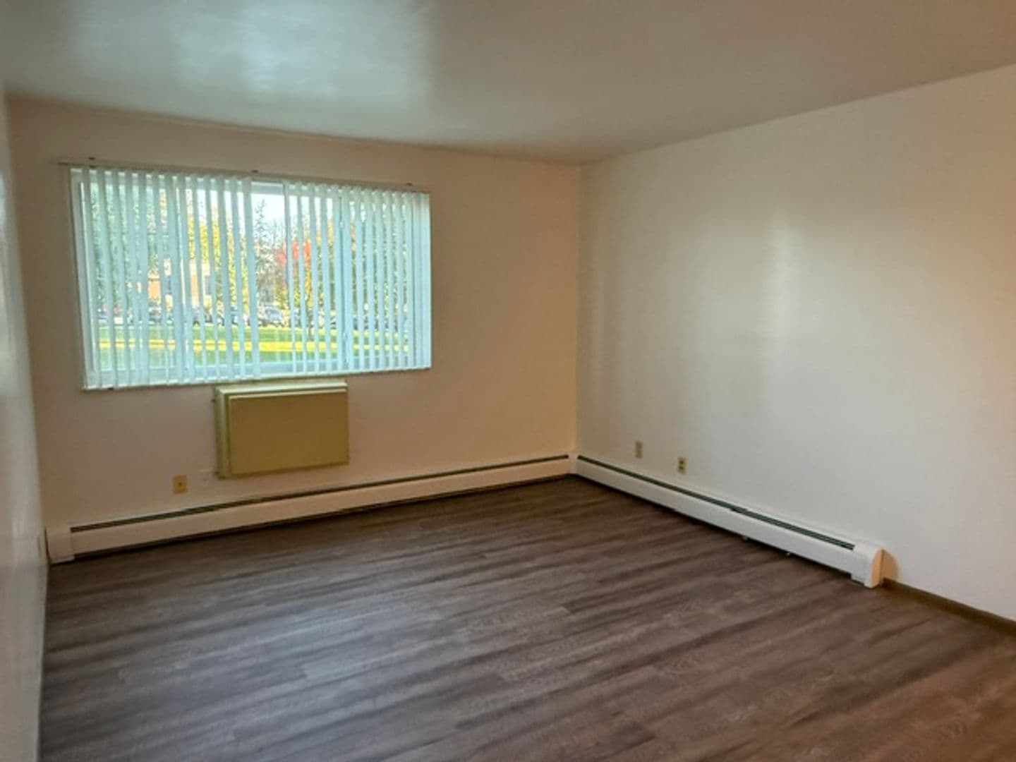 New Holstein Apartment: 2129 Randolph Ave