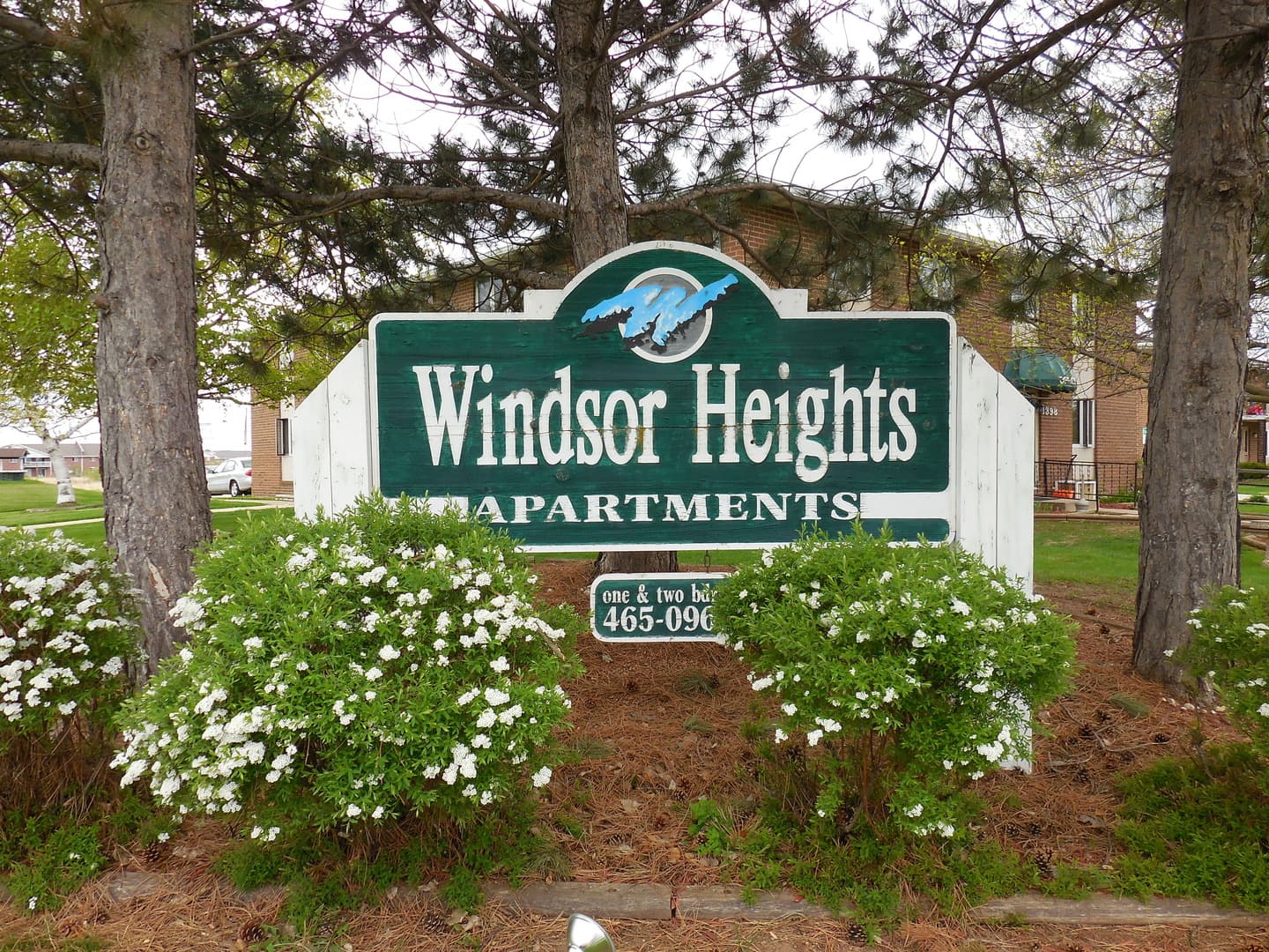Green Bay Apartment: 1398 Kingston Terrace