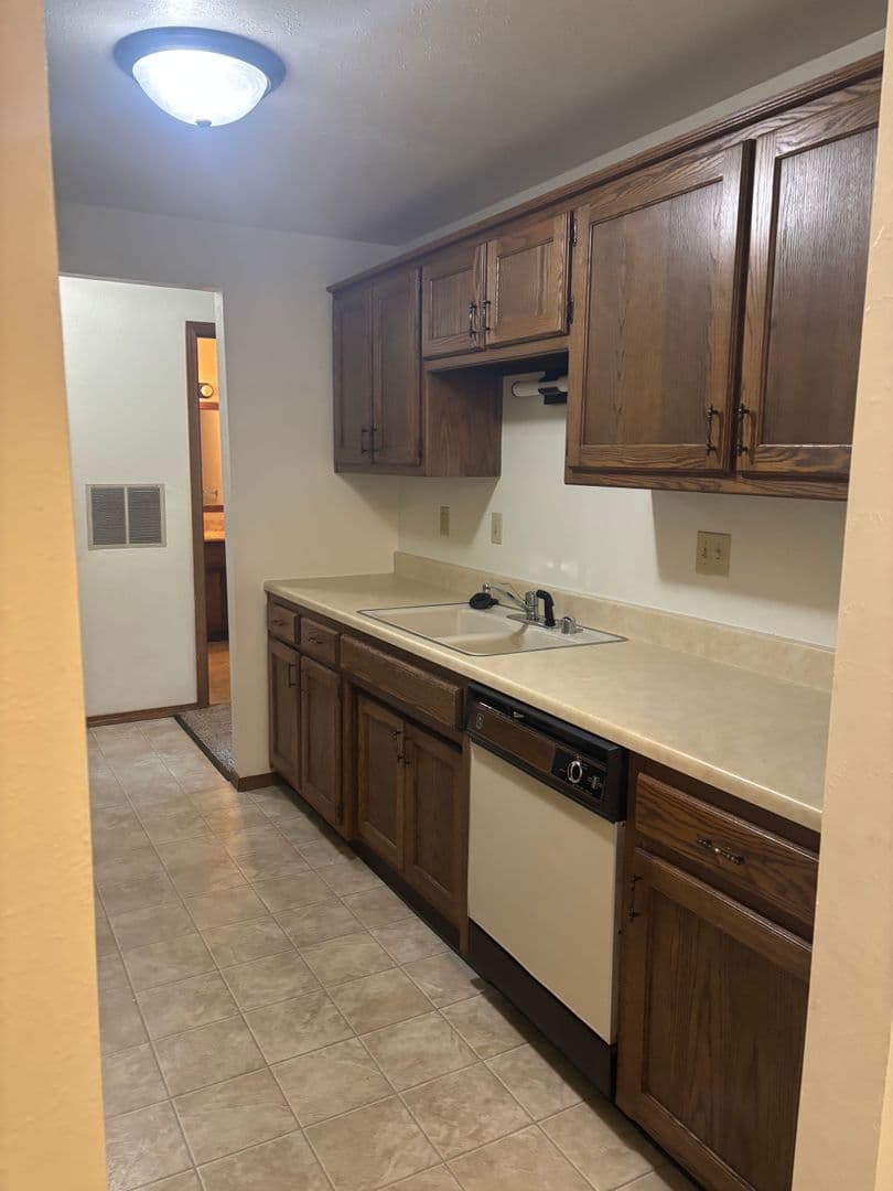 Appleton Apartment: Wiechmann Enterprises II LLC aka Nicolet Apartments
