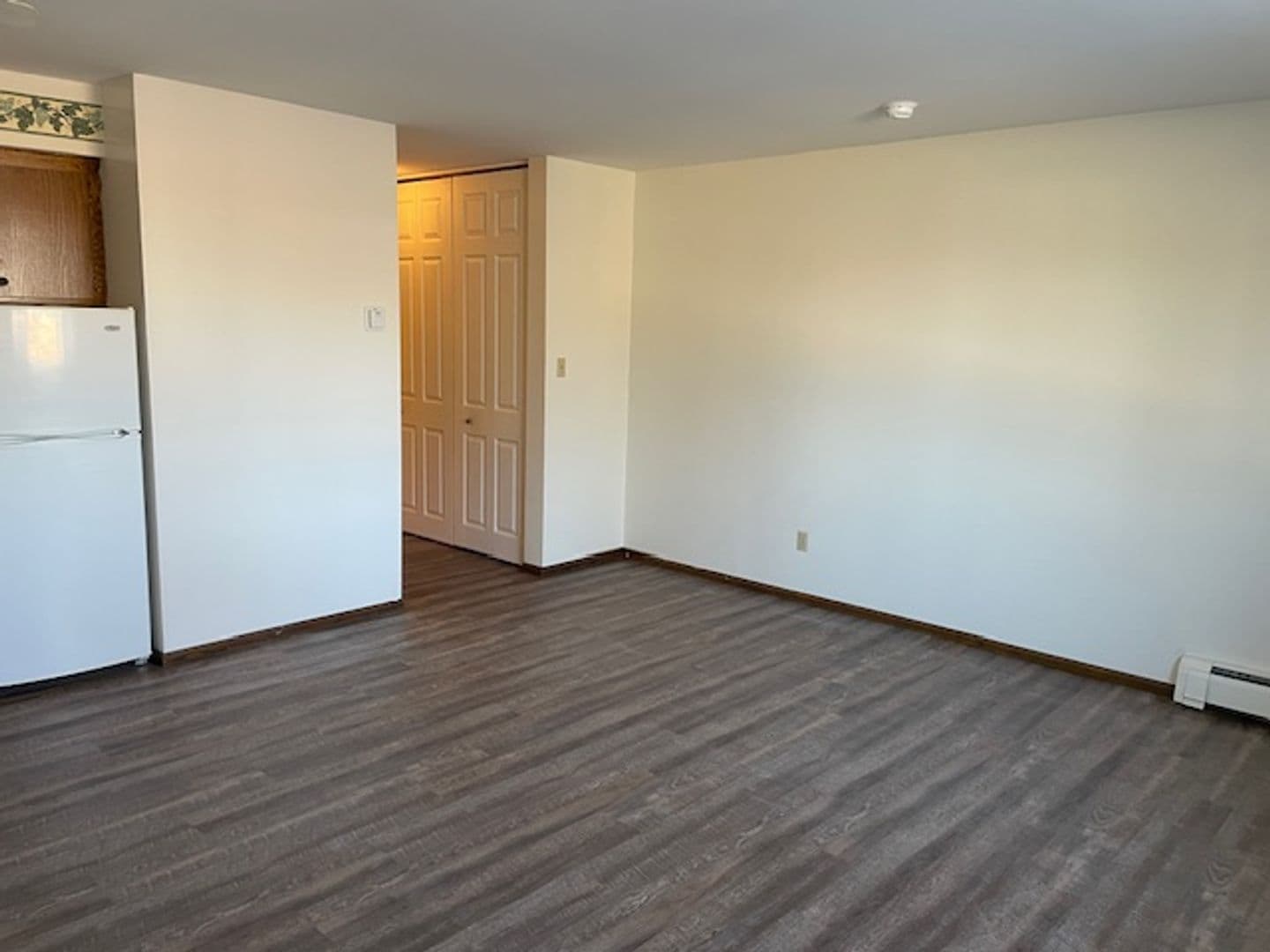 New Holstein Apartment: 2129 Randolph Ave