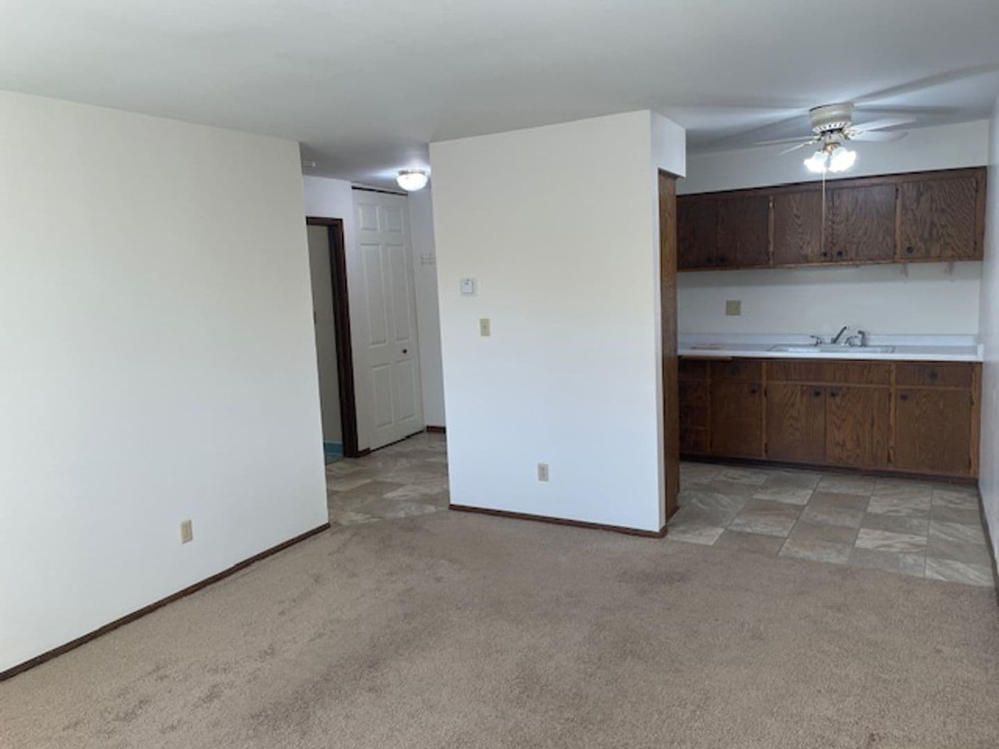 New Holstein Apartment: 2129 Randolph Ave