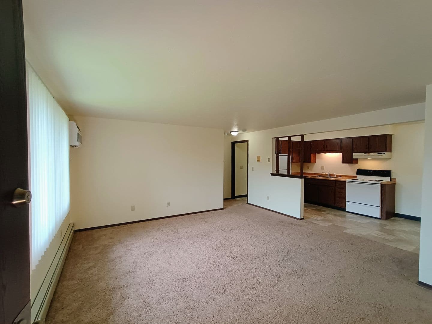Green Bay Apartment: 1398 Kingston Terrace