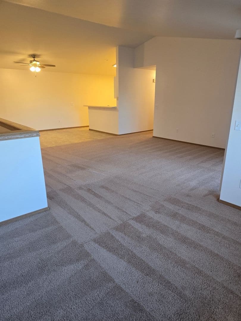 Plymouth Apartment: 225 S River Blvd