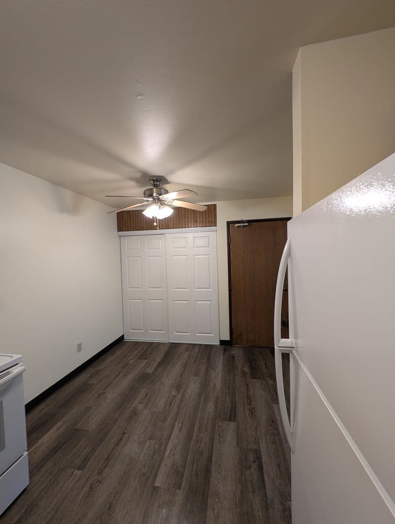Appleton Apartment: 1201 East Gunn St # 5