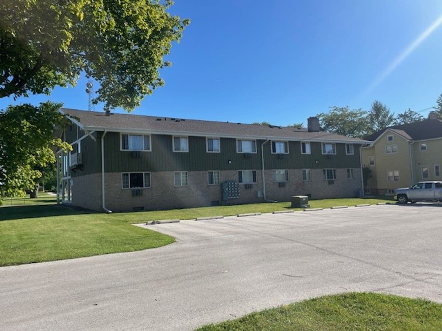 New Holstein Apartment: 2129 Randolph Ave