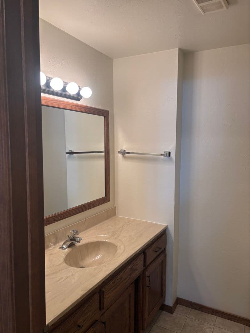 Appleton Apartment: Wiechmann Enterprises II LLC aka Nicolet Apartments