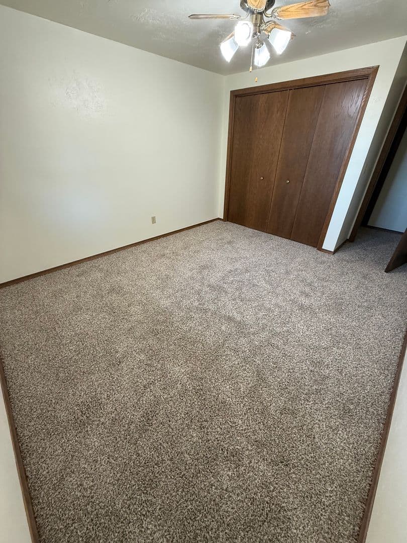 DePere Apartment: 1901 Ridgeway Dr
