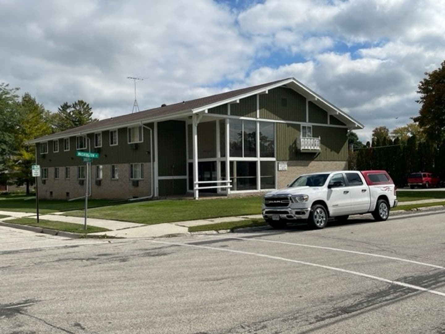 New Holstein Apartment: 2129 Randolph Ave