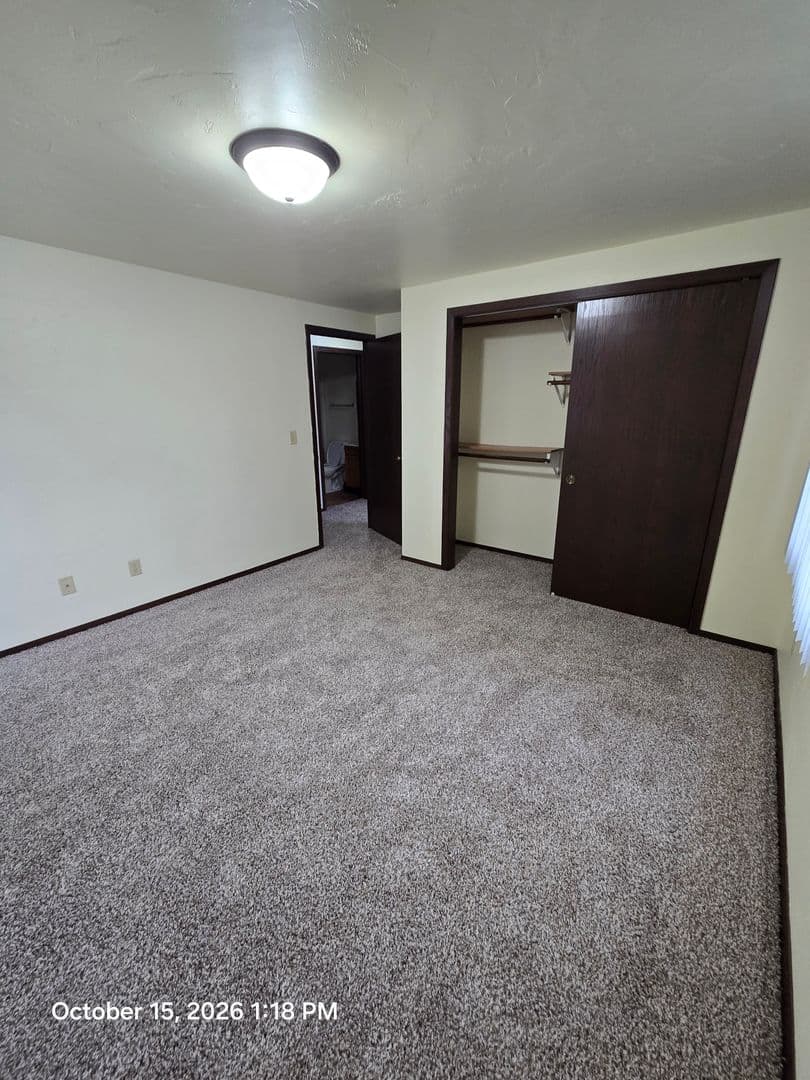 Green Bay Apartment: 1398 Kingston Terrace