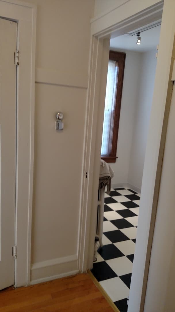 Milwaukee Apartment: 2583 N. Murray Ave.