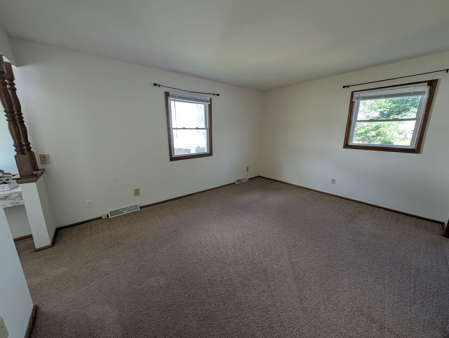 Brookfield Apartment: 1345 Dover Place