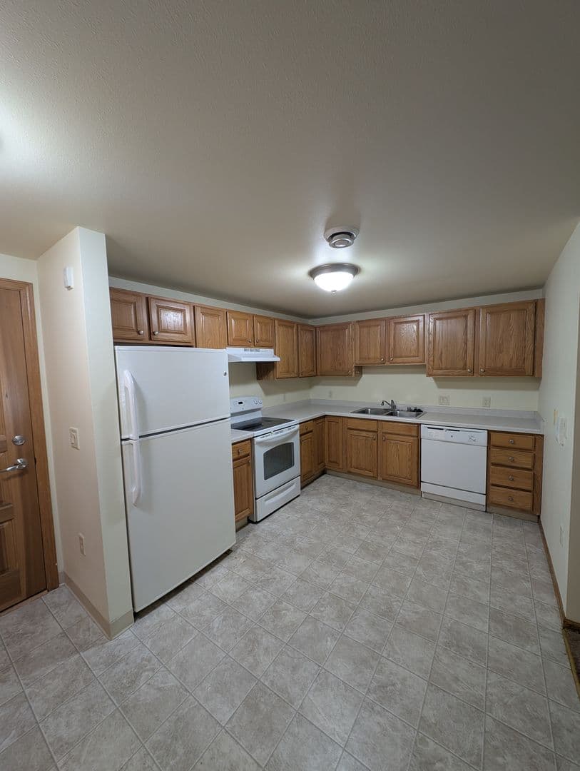 Green Bay Apartment: 2970 Mossy Oak Cir