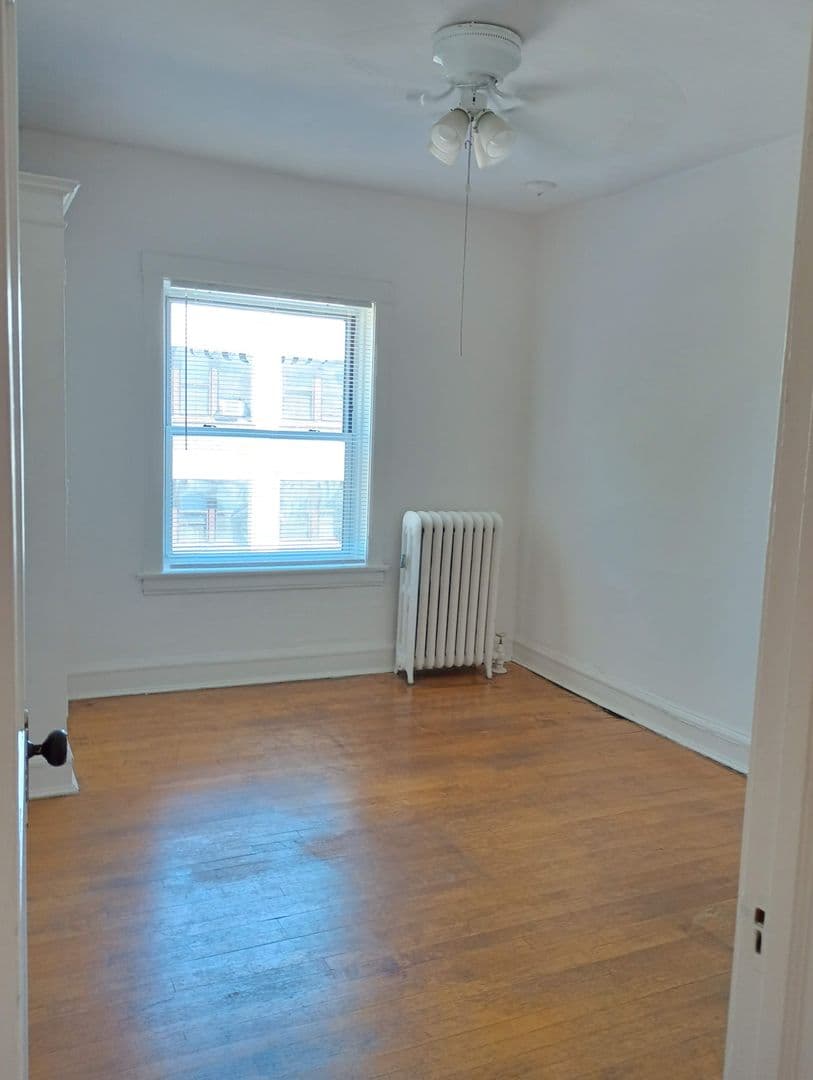 Milwaukee Apartment: 2577-79-81 N Stowell Ave