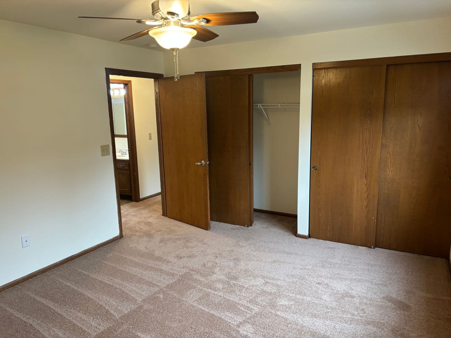 West Bend Apartment: 410 S River Rd