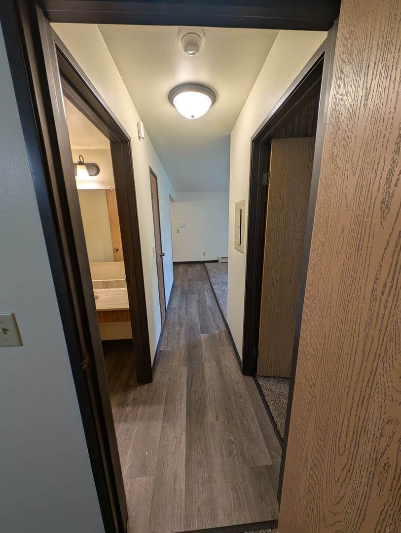 Appleton Apartment: 1201 East Gunn St # 5