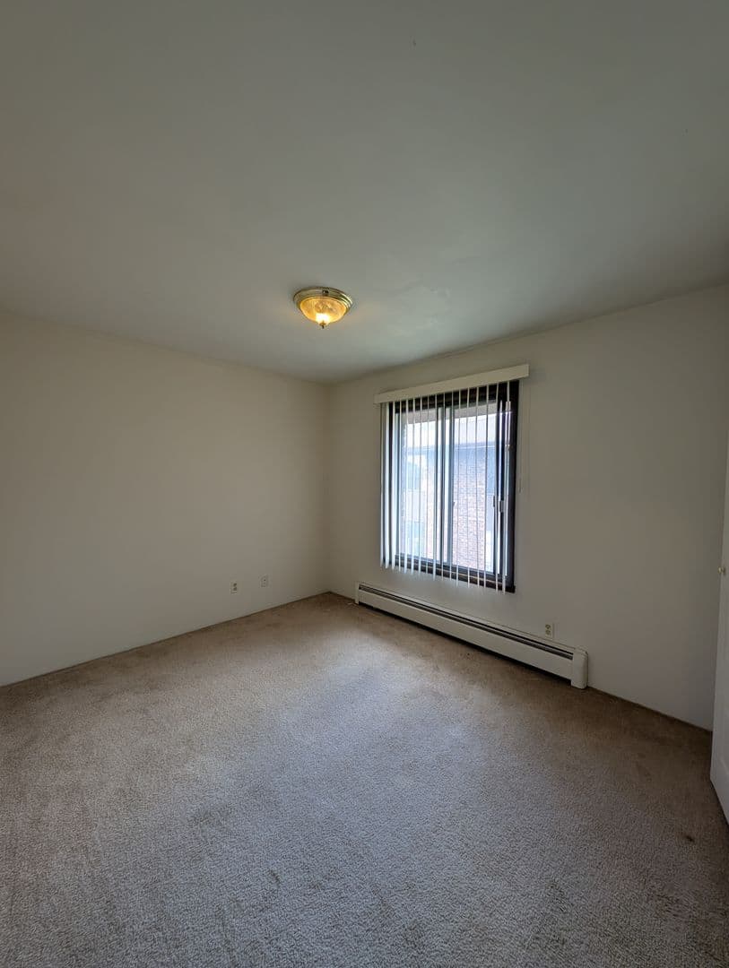 Appleton Apartment: 209 Royal Ct
