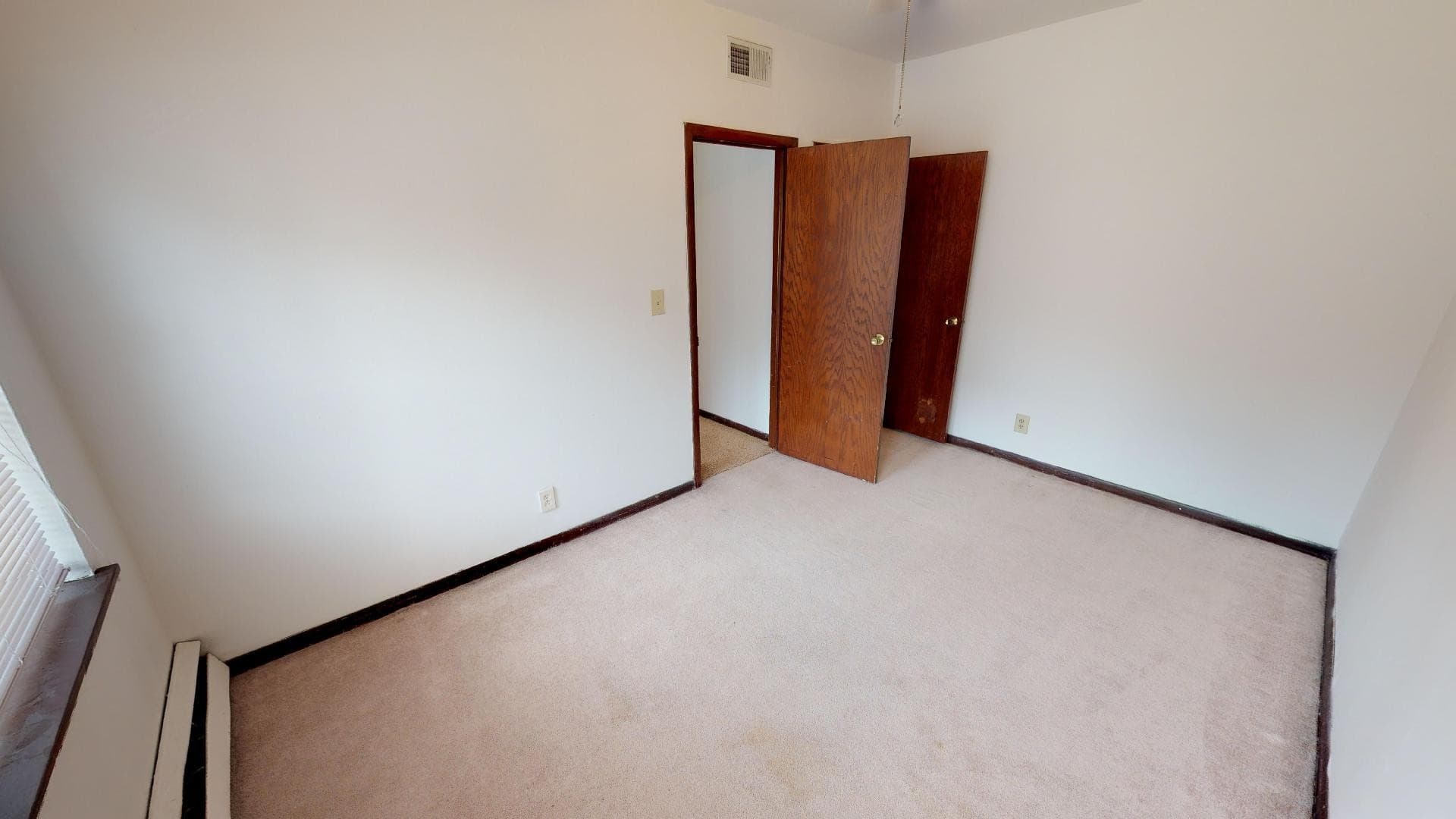Milwaukee Apartment: 2520 N Stowell Ave