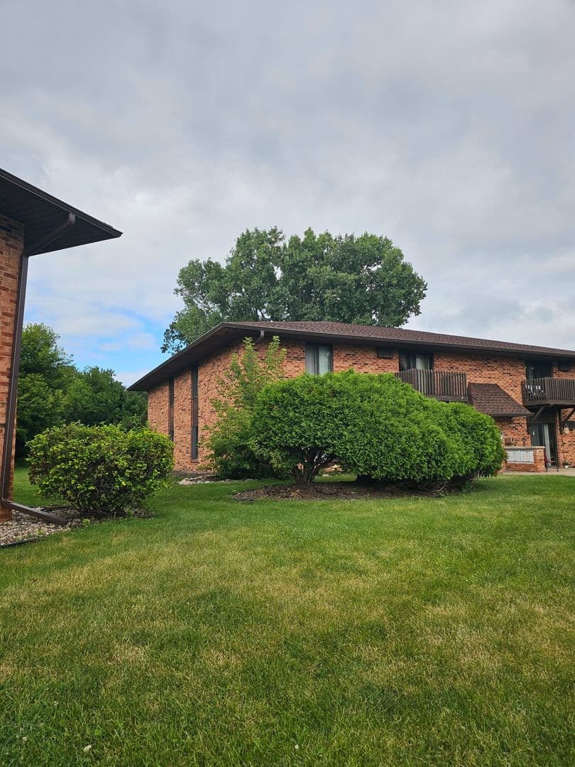 Appleton Apartment: 1201 East Gunn St # 5