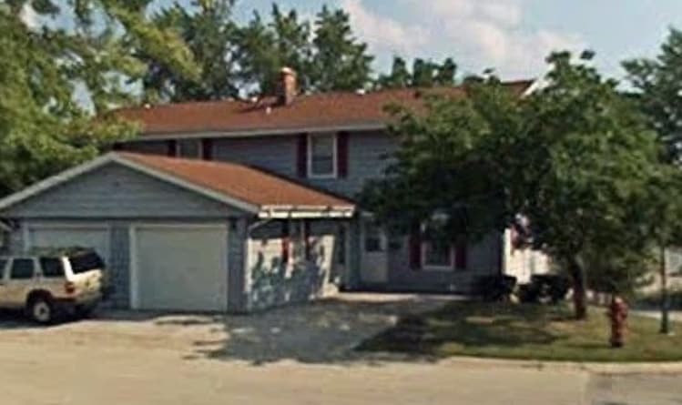Brookfield Apartment: 1345 Dover Place