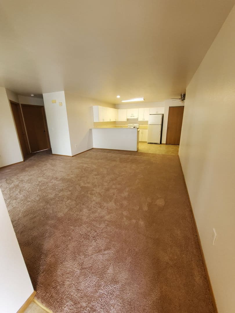Plymouth Apartment: 225 S River Blvd
