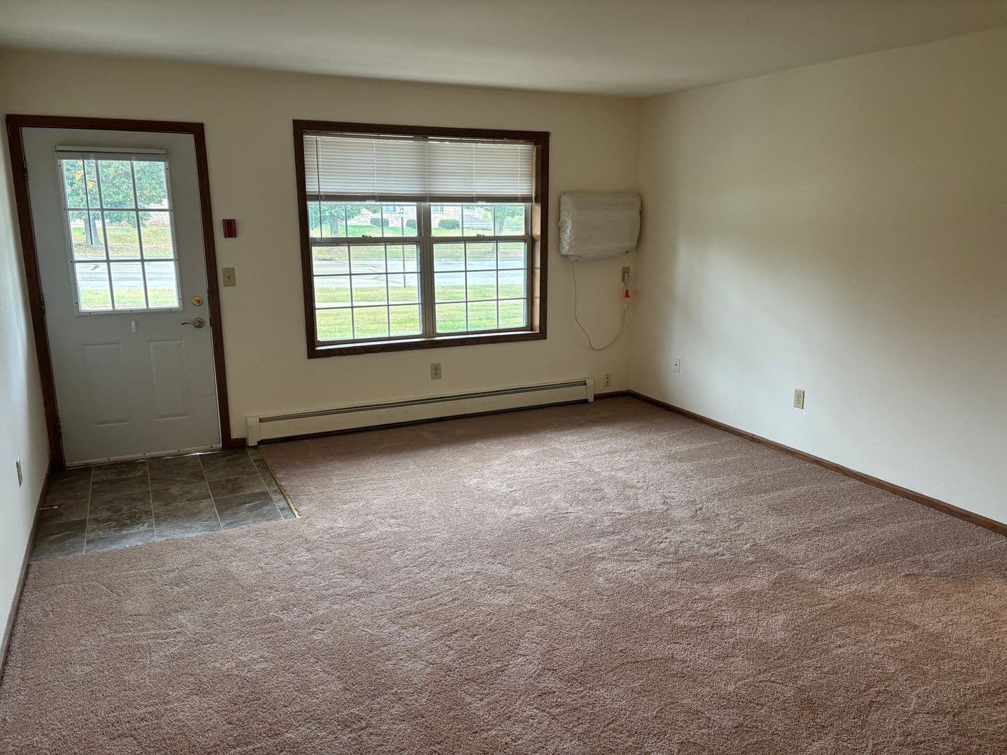 West Bend Apartment: 410 S River Rd