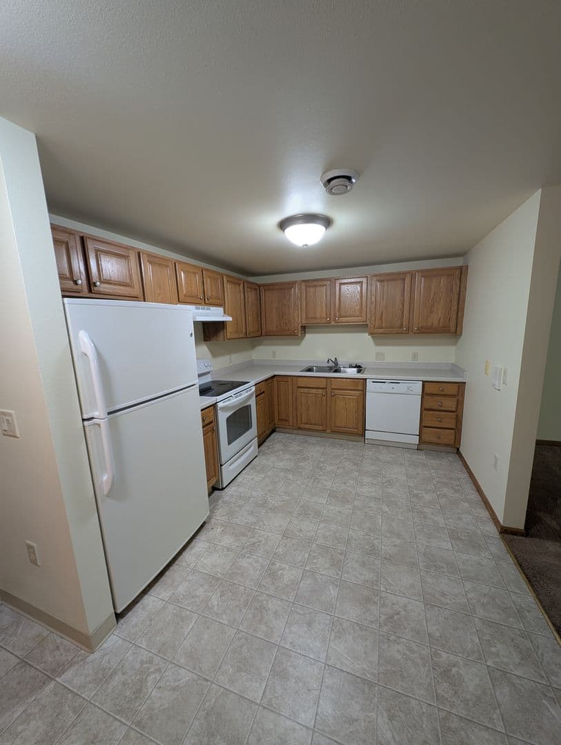 Green Bay Apartment: 2970 Mossy Oak Cir