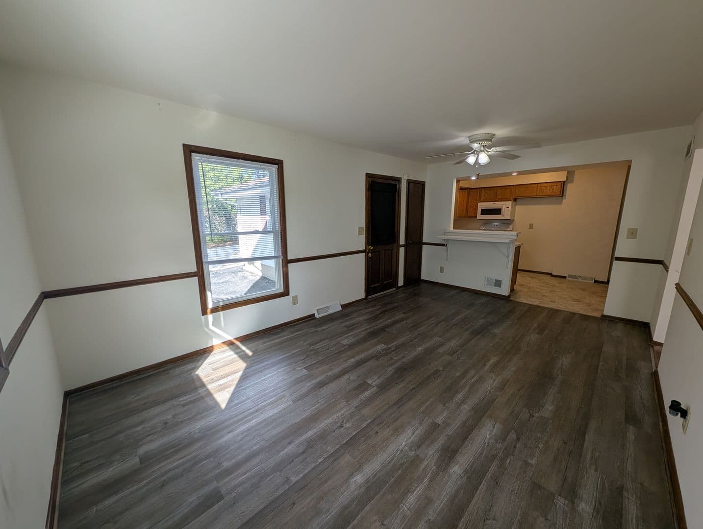 Brookfield Apartment: 1345 Dover Place