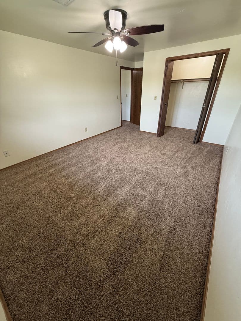 DePere Apartment: 1901 Ridgeway Dr