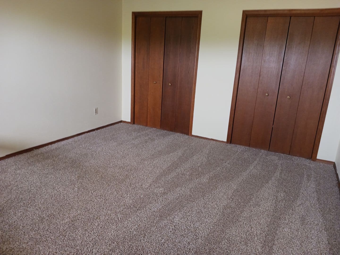 Green Bay Apartment: 2970 Mossy Oak Cir