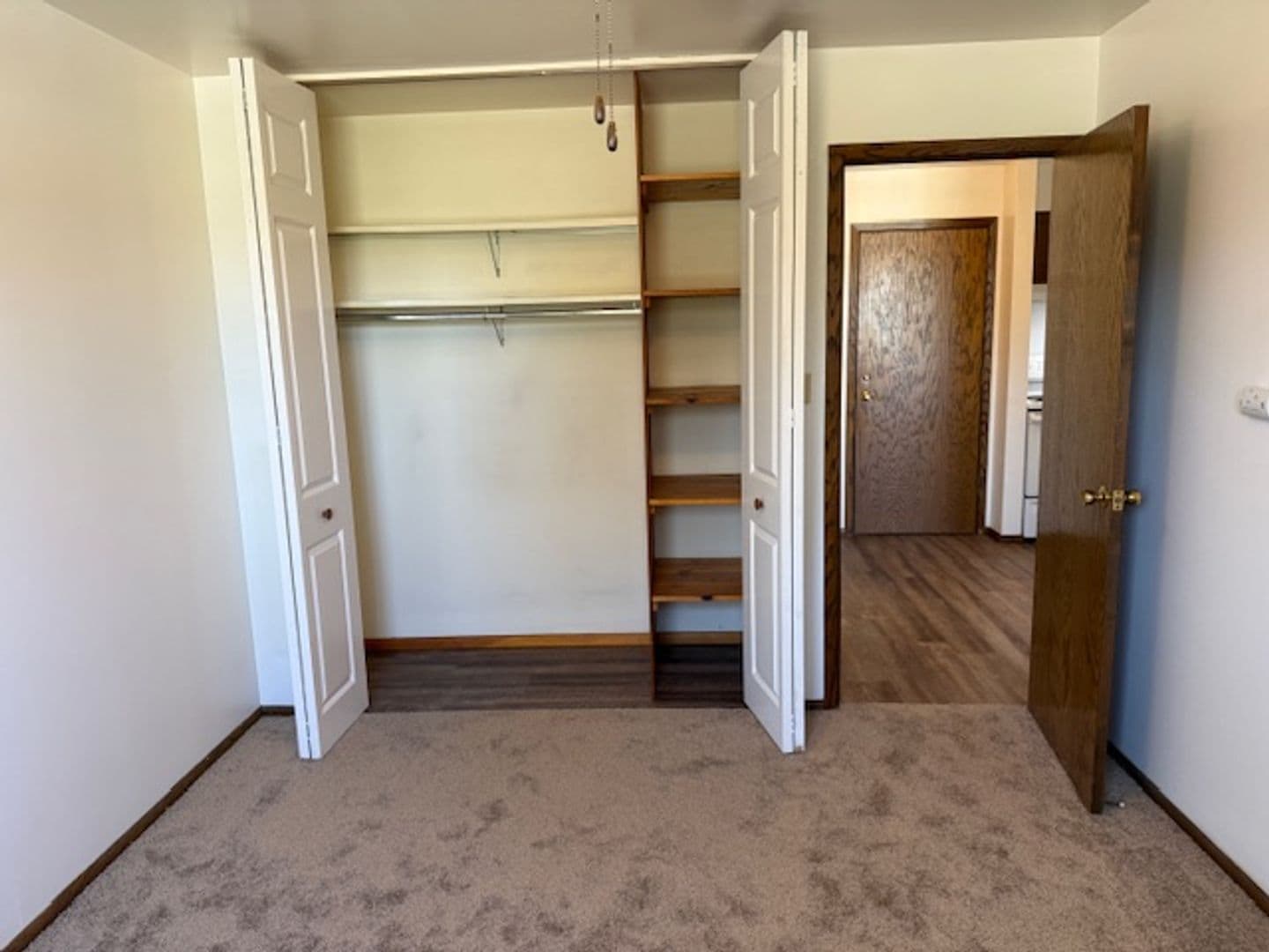 New Holstein Apartment: 2129 Randolph Ave
