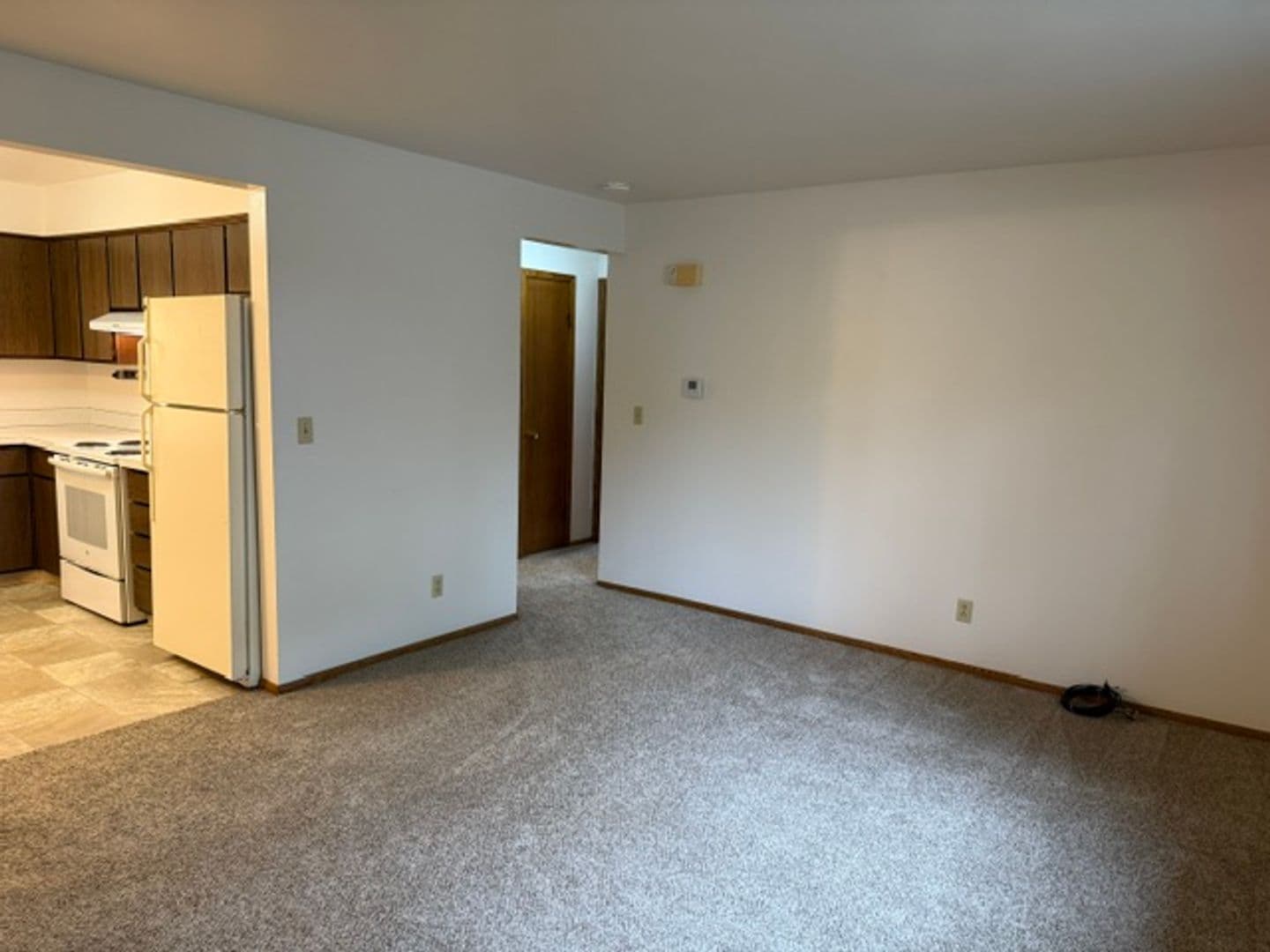 New Holstein Apartment: 1700 Jackson St