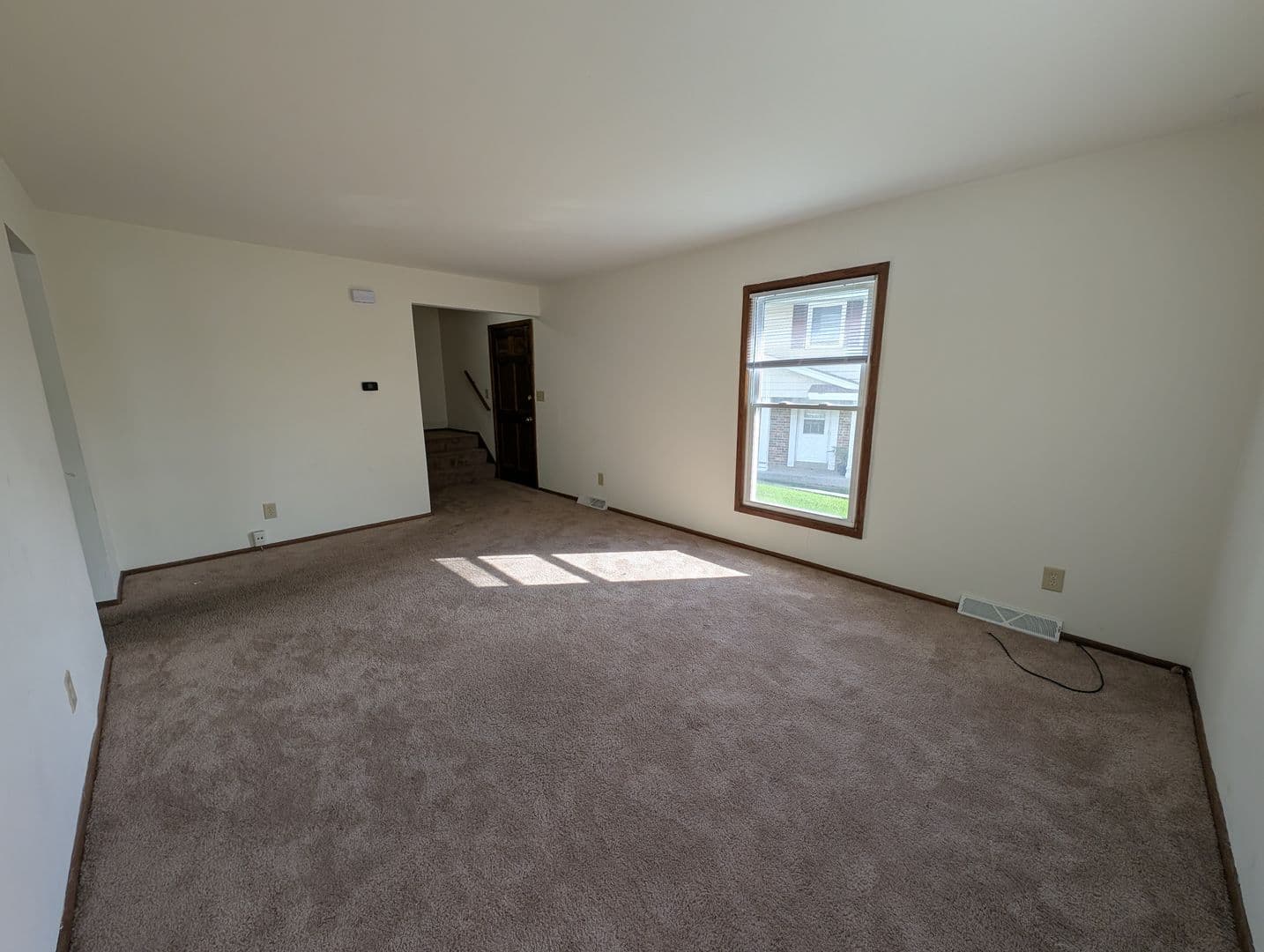 Brookfield Apartment: 1345 Dover Place