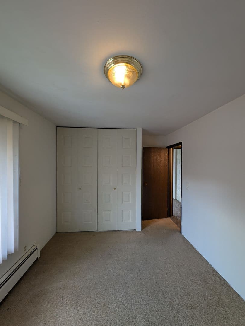 Appleton Apartment: 209 Royal Ct
